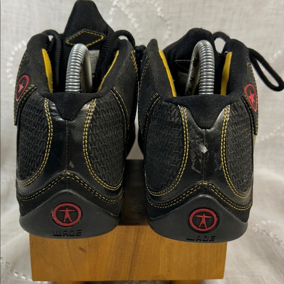 Converse high top athletic shoes Dwayne Wade 1h 07 02 - Picture 5 of 15